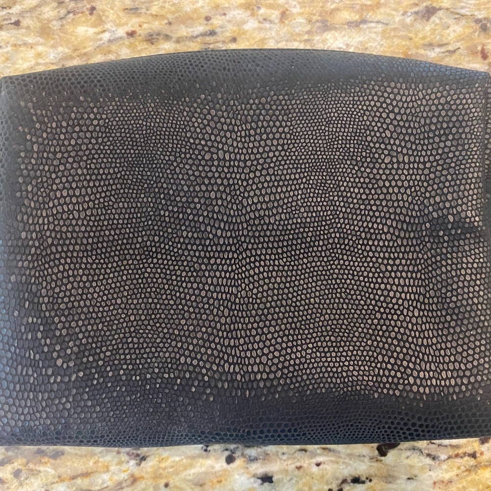 Vince Camuto Travel Bag Textured Black w/Gold Accents Lined 3 Inside Pockets - Picture 3 of 9